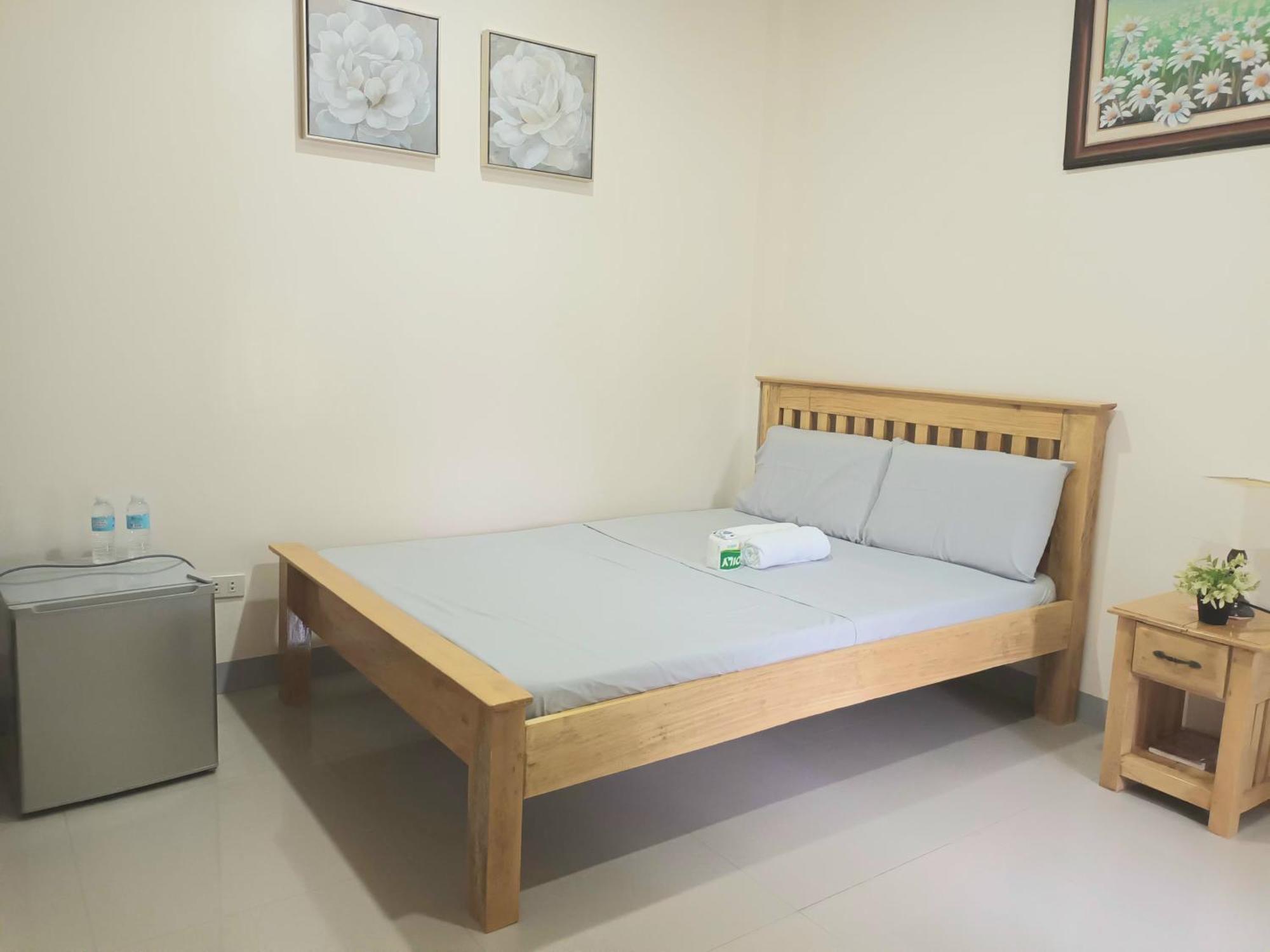 Grae'S Apartelle Moalboal Exterior photo