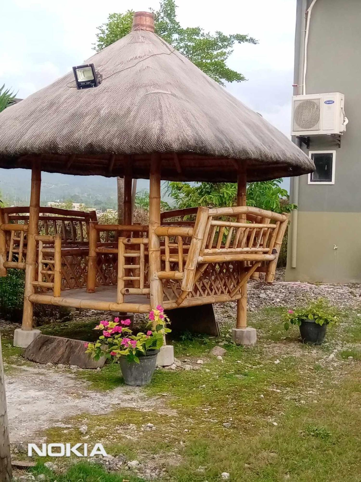 Grae'S Apartelle Moalboal Exterior photo